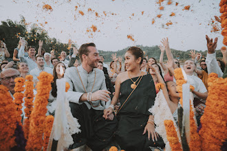 Fotografer pernikahan Nopparat Nambunyen. Foto tanggal 22.10.2020