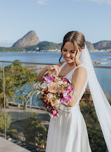 Esküvői fotós: Débora Oliveira. 08.06.2024 -i fotó