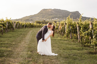 Vestuvių fotografas: Veronika Csizmazia-Kaproncai. 15.04.2024 nuotrauka