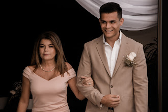 Fotógrafo de bodas Daniel Madriz. Foto del 09.03.2022