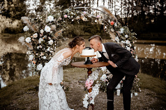 Wedding photographer Aleksandr Apanasovich. Photo of 16.10.2020