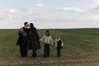 Wedding photographer Laura Eksarenko. Photo of 17.10.2025