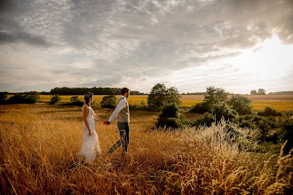 Photographe de mariage Charlotte Piraube. Photo du 12.03.2020