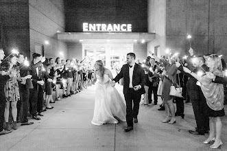 Düğün fotoğrafçısı Holly Felts. Fotoğraf 30.12.2019 tarihinde