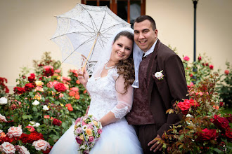 Jurufoto perkahwinan Zoltán Sinkó. Foto pada 03.03.2019