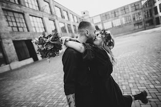 Nhiếp ảnh gia ảnh cưới Artem Popov. Ảnh trong ngày 17.08.2023