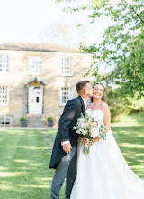 Wedding photographer Hayley Morris. Photo of 27.10.2023