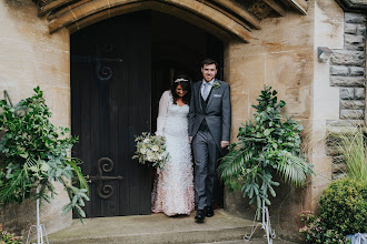 Wedding photographer Angharad Thomas. Photo of 01.07.2019