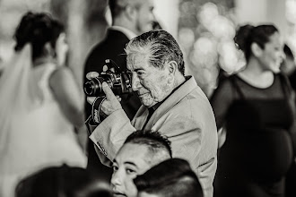 Jurufoto perkahwinan Oziel Vazquez. Foto pada 02.07.2024