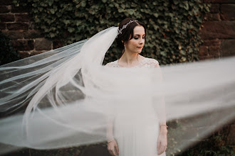 Fotógrafo de bodas Olivia Tisdall. Foto del 24.09.2018