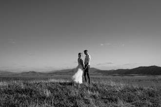 Wedding photographer Lachlan Bourchier. Photo of 04.05.2020