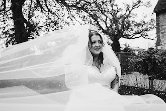 Wedding photographer Kirsty Bubear. Photo of 30.05.2019