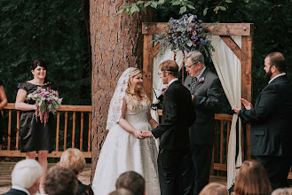 Wedding photographer Karly Burk. Photo of 08.09.2019