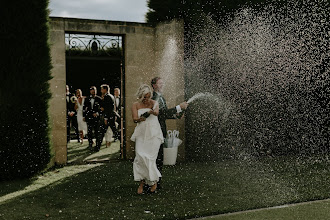 Fotógrafo de bodas Zoe Morley. Foto del 04.05.2023