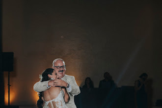 Jurufoto perkahwinan Christian Macias. Foto pada 14.03.2025