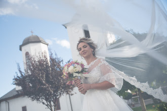 Düğün fotoğrafçısı Gabriel-Costin Boeroiu. Fotoğraf 01.12.2021 tarihinde