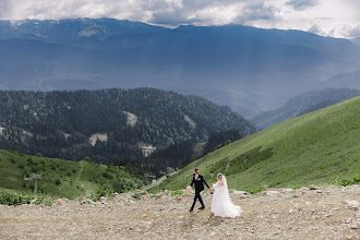Bryllupsfotograf Oksana Karaush. Bilde av 17.08.2022