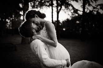 Svatební fotograf Simone Trebbi. Fotografie z 15.04.2024