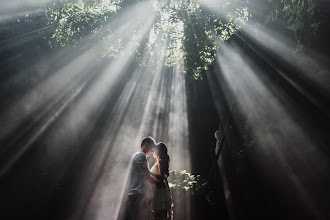 Düğün fotoğrafçısı Gustu Hendra. Fotoğraf 25.09.2019 tarihinde