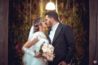 婚禮攝影師Rony Karlos. 11.05.2020的照片