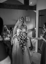 Wedding photographer Mike Croshaw. Photo of 30.06.2019