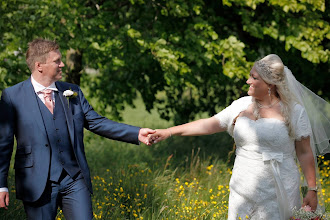 Fotografo di matrimoni Lesley Thomas. Foto del 02.07.2019