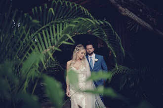 Wedding photographer Ches Pizzini. Photo of 16.09.2025