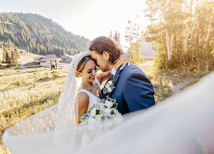 Nhiếp ảnh gia ảnh cưới Stoyan Katinov. Ảnh trong ngày 24.09.2022
