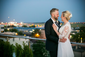 Wedding photographer Adrian Matusik. Photo of 25.10.2019
