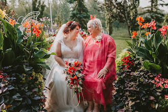 Wedding photographer Emilie Smith. Photo of 10.05.2019