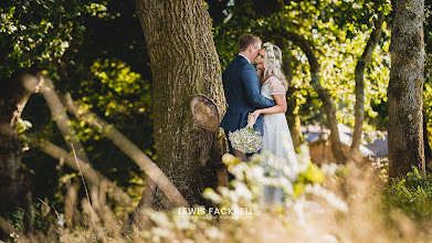 Wedding photographer Lewis Fackrell. Photo of 01.04.2020