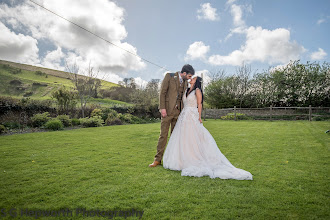 Wedding photographer Simon Hepworth. Photo of 26.09.2020