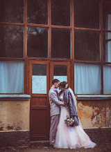 Fotógrafo de casamento Yulka Iyunskaya. Foto de 28.04.2016