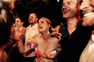 Wedding photographer Rebecca Wade. Photo of 02.05.2025