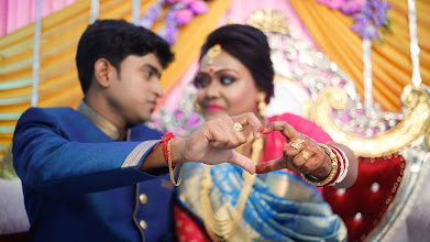 婚禮攝影師Tuhin Biswas. 11.05.2023的照片