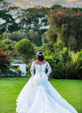 Wedding photographer Antony Trivet. Photo of 08.09.2025
