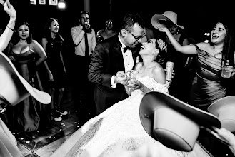 Wedding photographer Paola Reynoso. Photo of 24.04.2024