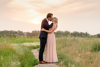 Wedding photographer Courtney Liske. Photo of 15.02.2025