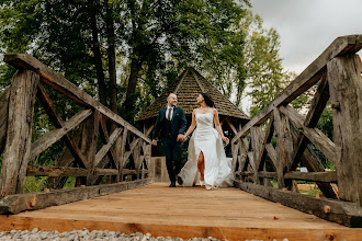 Wedding photographer Levente Gábor. Photo of 20.09.2025