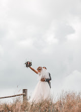 Wedding photographer Alise Kamss. Photo of 10.09.2019