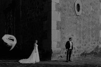 Wedding photographer Carlos Durazo. Photo of 21.04.2020