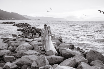 Nhiếp ảnh gia ảnh cưới Jonathan Jallet. Ảnh trong ngày 12.04.2024