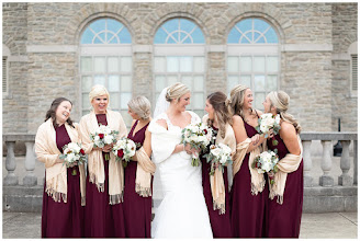 Wedding photographer Aimee Highley. Photo of 27.04.2023