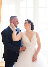 Wedding photographer Veronika Csizmazia-Kaproncai. Photo of 16.05.2024