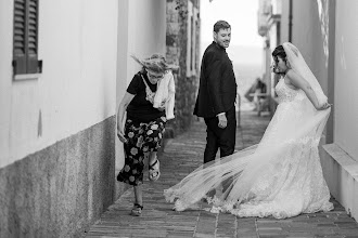 Wedding photographer Laura Serra. Photo of 16.10.2023