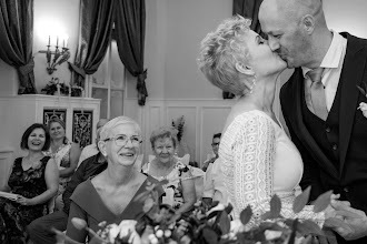 Svatební fotograf Krisztina Kaposvári. Fotografie z 26.09.2025