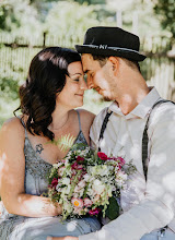 Wedding photographer Anna Steinhauser. Photo of 11.05.2019