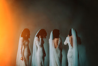 Wedding photographer Lisa Byrne. Photo of 01.10.2019