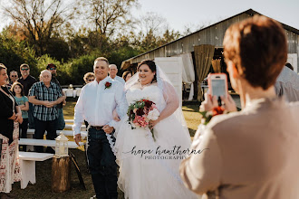 Düğün fotoğrafçısı Hope Hawthorne. Fotoğraf 30.12.2019 tarihinde