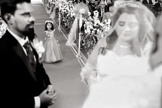 Düğün fotoğrafçısı Clyde Peter. Fotoğraf 21.04.2024 tarihinde